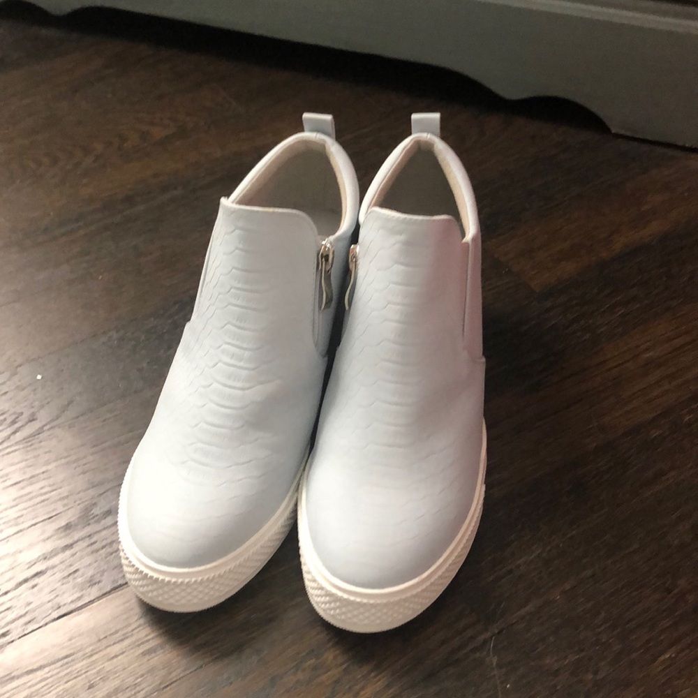 Wedge sneakers